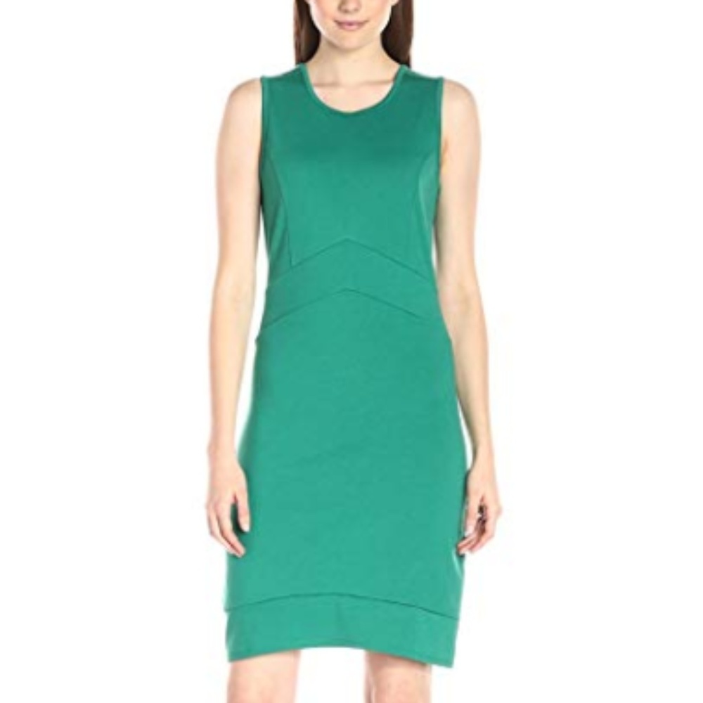 Lark & Ro Green Sleeveless Scoop-Neck Dress